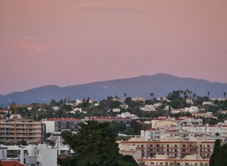 Sonnenuntergang &uuml;ber Lagos an der Algarve Portugal