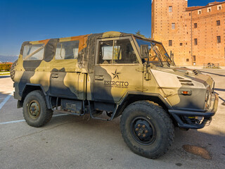 Obraz premium Italy - November 4, 2025: Patrol vehicle used by Italian anti-terrorism soldiers in Operation Safe Roads. Iveco VM90 light off-road vehicle of the Italian Army