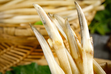 Fresh Lotus Root Segments Freshly Dug from Honghu in Wicker Basket