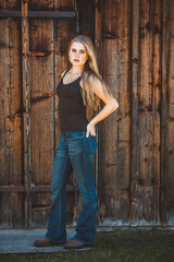 Fototapeta premium Junge blonde Frau