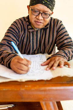 Javanese artisanal shadow puppet crafting process