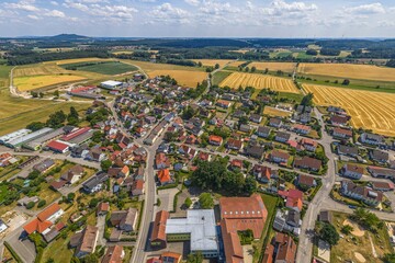 Fototapeta premium Ausblick auf Dürrwangen zwischen Dinkelsbühl und Feuchtwangen in Altmühlfranken