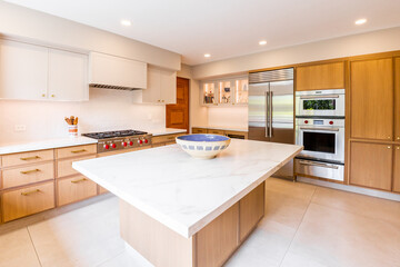 Minimalist kitchen with modern elegance and simplicity