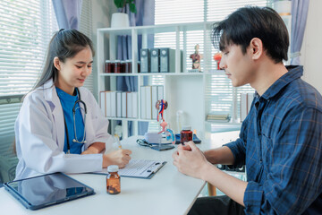 The doctor gives guidance on improving male sexual function.