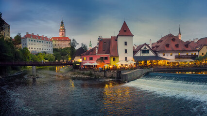 Obraz premium by the Vltava River at sunrise