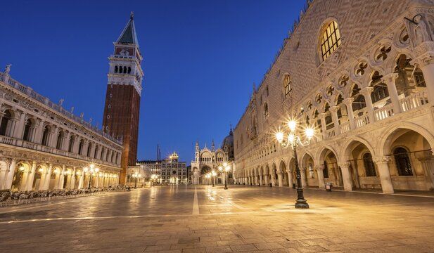 Illuminated Doge's Palace and St Mark's Basilica in Piazetta San Marco, Campanile bell tower, blue hour, St Mark's Square, Venice, Veneto, Italy