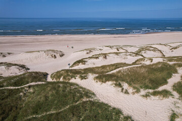 Dünen und Strand an der Westküste von Jütland in Dänemark