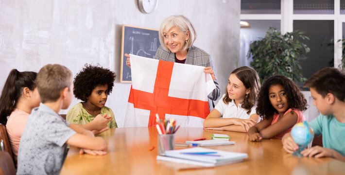 Kids learning together about england in geography class