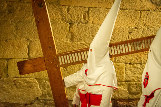 JUEVES SANTO PROCESI&Oacute;N SEMANA SANTA SALAMANCA 2025 REAL COFRADÍA PENITENCIAL DEL CRISTO YACENTE DE LA MISERICORDIA Y DE LA AGONÍA REDENTORA