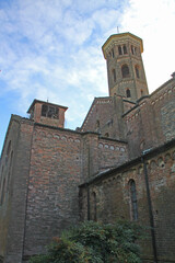 il fianco nord e la torre nolare dell'abbazia di Abbadia Cerreto