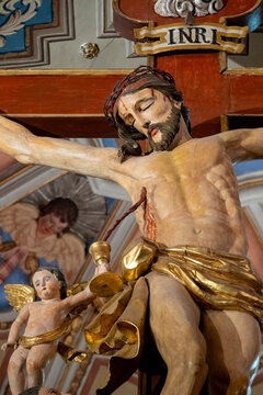 Crucifixion: Angel With Chalice Collecting Christ&rsquo;s Blood