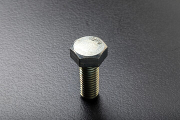 一本のボルト、a bolt