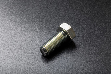 一本のボルト、a bolt