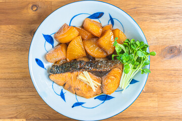 ヒラマサと大根の煮物