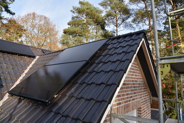 Eine PV Anlage bei einem Neubau