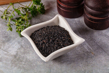 Black raw dry sesame seeds
