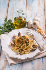 spaghetti with giant clam garlic and bottarga