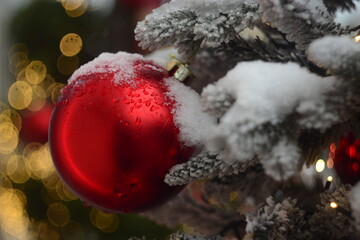 red christmas balls