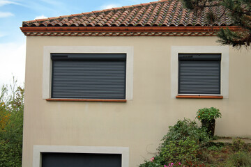 Volet roulant solaire automatique de fenêtre