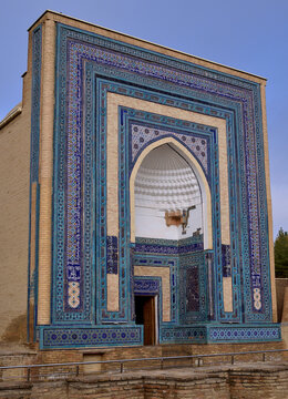 CITY OF SAMARKAND IN UZBEKISTAN WITH THE CEMETERY OF SHAH I ZINDA. ISLAMIC FUNERARY ARCHITECTURE
