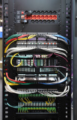 armario rack para telecomunicaciones © planeta11