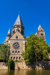 Fototapeta premium Temple Neuf (new temple) at the Moselle River in Metz, France