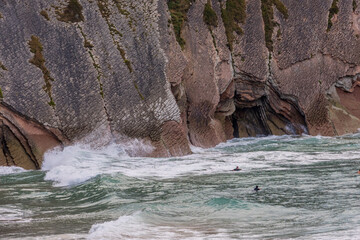La Plage d'Itzurun à Zumaia sur la côte Basque en Espagne © Gerald Villena