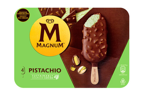 Algida Magnum Pistachio,pack of 4 ice cream covered in chocolate with crunchy pistachio pieces,Italian brand product,front package isolated.