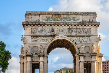 Fototapeta premium Arch of Victory (Arco della Vittoria) or Monument to the Fallen, memorial monument located in Piazza della Vittoria. GENOA, ITALY.