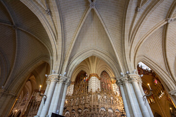 Fototapeta premium Interiors of Toledo cathedral, Spain