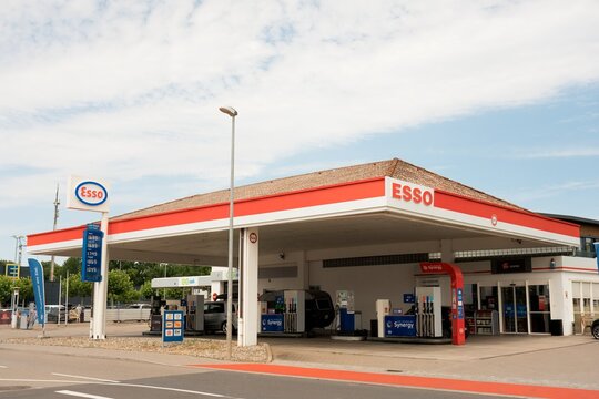 Esso Gas Station in Dinkelsb&uuml;hl, Germany &ndash; Street View