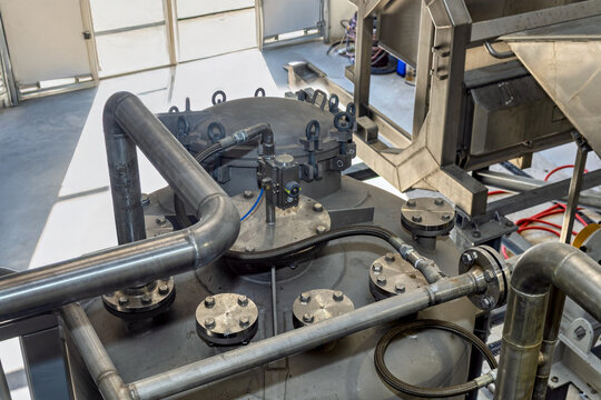 stainless steel industrial reactor system, which is used for used for by-product processing or rendering, chemical synthesis or processing in various industries