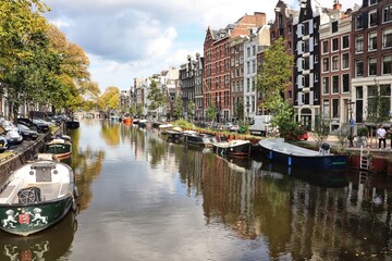 canal in amsterdam © Federica Ravettino