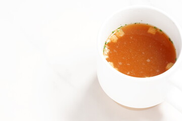 熱々のオニオンコンソメスープ
