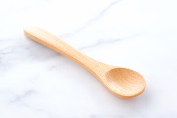 スプーン - 温かみのある、木でできたスプーン
