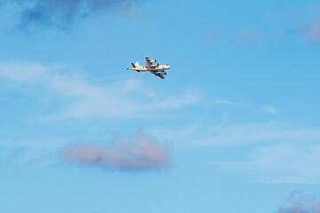 航空自衛隊の輸送機が上空を通過する。
沖縄県那覇市那覇泊港
沖縄の海の玄関口、那覇泊港。
慶良間諸島の座間味島等へゆく高速ジェットフェリー。
クイーンざまみ3号に乗船した。
2025

