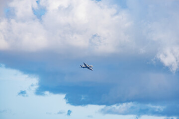 航空自衛隊の輸送機が上空を通過する。
沖縄県那覇市那覇泊港
沖縄の海の玄関口、那覇泊港。
慶良間諸島の座間味島等へゆく高速ジェットフェリー。
クイーンざまみ3号に乗船した。
2025

