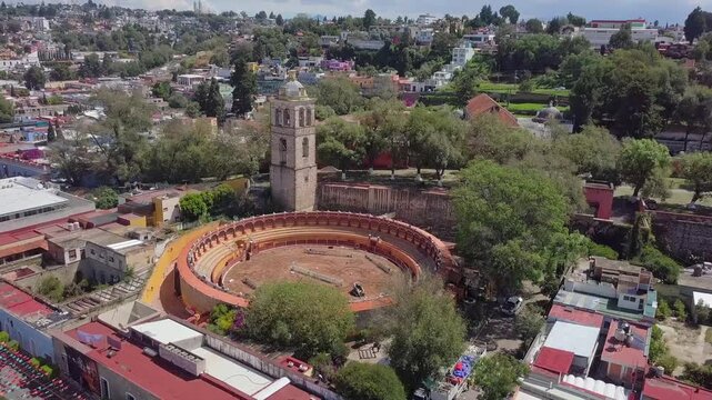 Exterior 4K footage of Tlaxcala&rsquo;s bullring, showcasing colonial design and urban context.