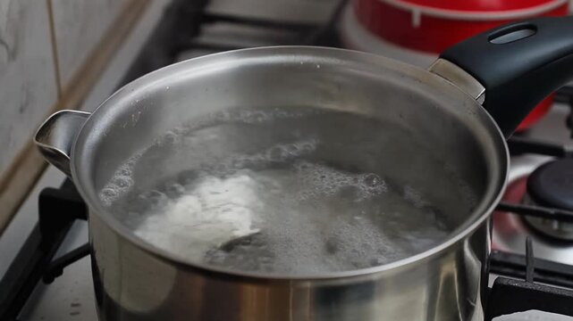 Boiling water techniques and tips for perfect cooking results at home. Learn effective boiling methods to prepare meals at home with ease and efficiency on your stovetop.