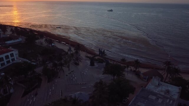 4k 24fps sunrise in playa del carmen in the morning with sun and ocean 2