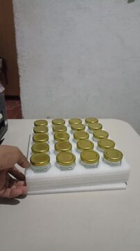 Pure Bee Honey from the Guerrero Mountain: Filling Mini Glass Jars (45ml) with Golden Lids