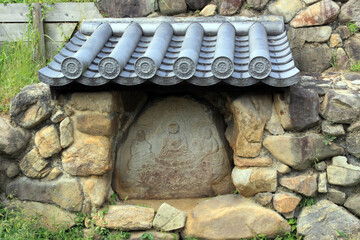 奈良市にある土製の塔「頭塔」