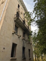 haunted house, post-apocalyptic, ruined house