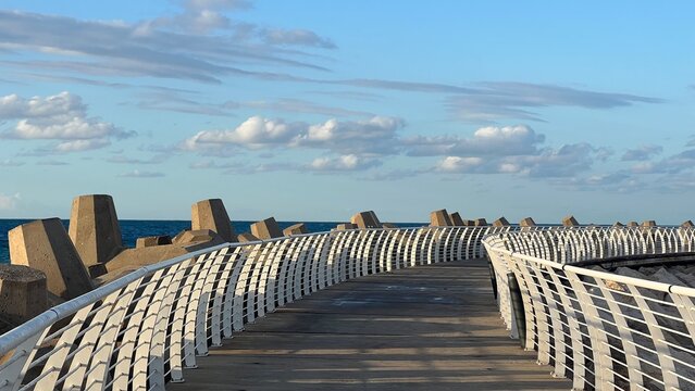 boardwalk to the beach