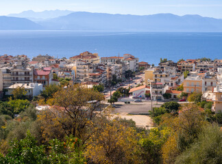 Obraz premium View of the streets and central avenue in the resort town of Loutra Edipsou in Greece on Evia Island