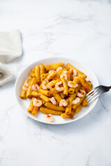 Pasta with shrimps and tomatoes