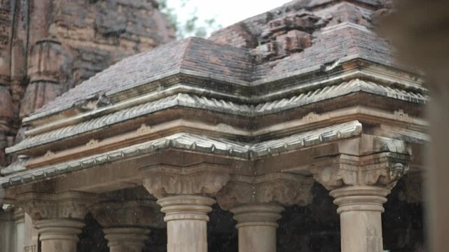 Sahastra Bahu Temple Udaipur | Ancient Sas-Bahu Temple Nagda, Intricate Carvings, Heritage Architecture, Scenic Aravalli Views & Travel Video