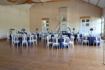 table, diners, mariage, d&eacute;cor, assiette, int&eacute;rieur, c&eacute;l&eacute;bration, d&eacute;coration, coutellerie, fourchette, rec&eacute;ption, luxe