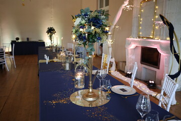 table, diners, mariage, d&eacute;cor, assiette, int&eacute;rieur, c&eacute;l&eacute;bration, d&eacute;coration, coutellerie, fourchette, rec&eacute;ption, luxe