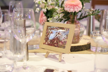 table, diners, mariage, d&eacute;cor, assiette, int&eacute;rieur, c&eacute;l&eacute;bration, d&eacute;coration, coutellerie, fourchette, rec&eacute;ption, luxe